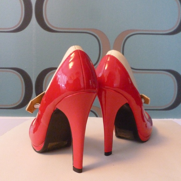 Pin-up girl Mary Jane pumps - Red & Cream - Picture 5 of 5